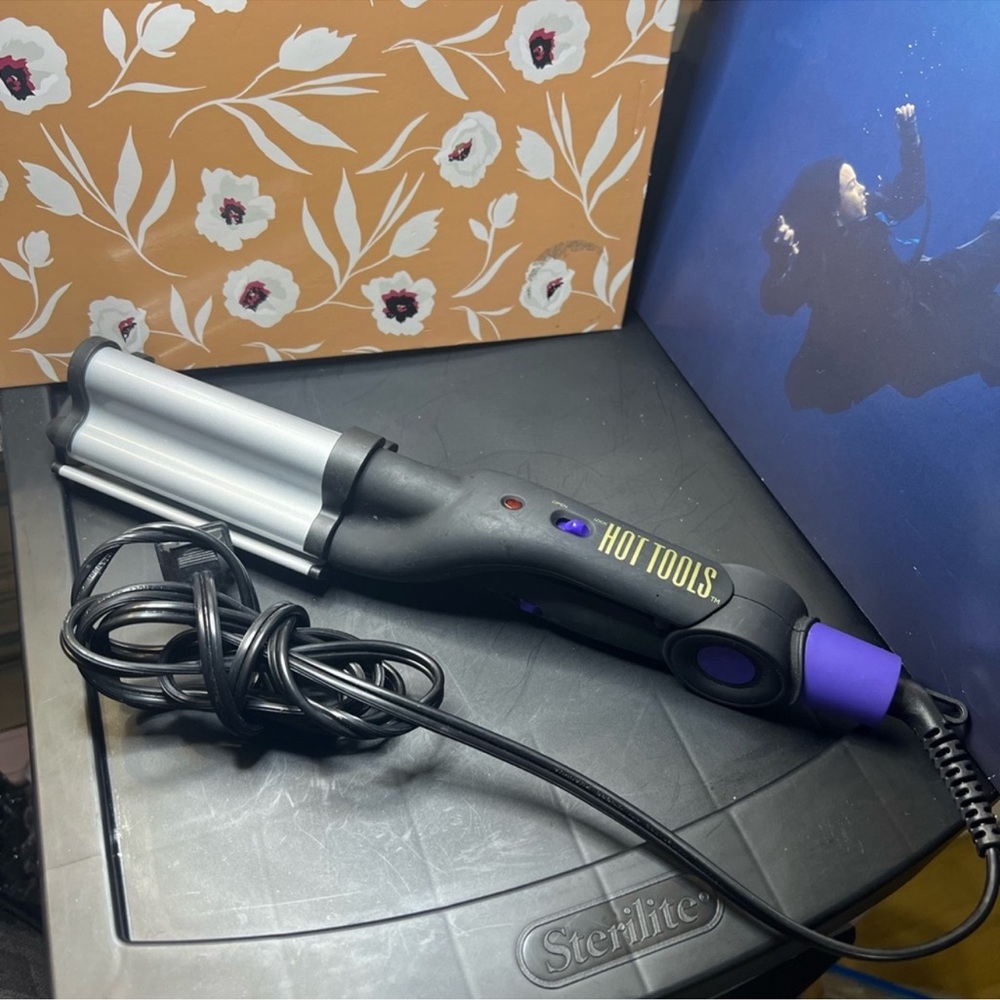 Hot Tools Black and Purple Hair Waver